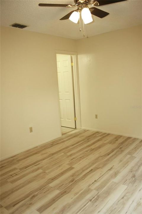 For Sale: $189,000 (2 beds, 2 baths, 972 Square Feet)