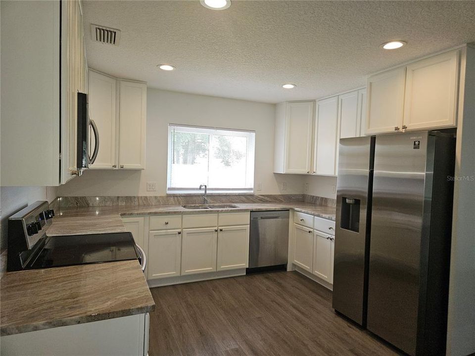 For Rent: $2,400 (2 beds, 2 baths, 1532 Square Feet)