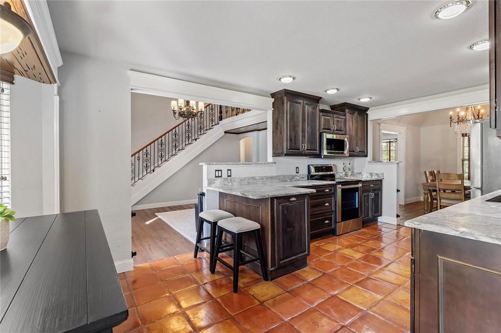 Active With Contract: $989,000 (4 beds, 3 baths, 2882 Square Feet)