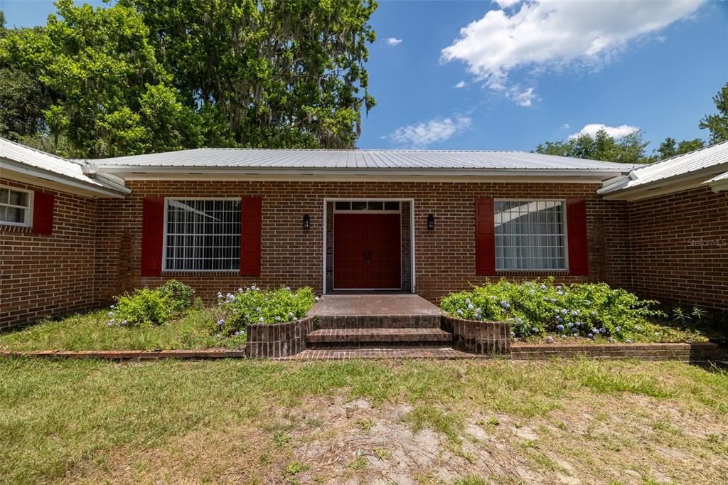 Active With Contract: $450,000 (4 beds, 2 baths, 2942 Square Feet)