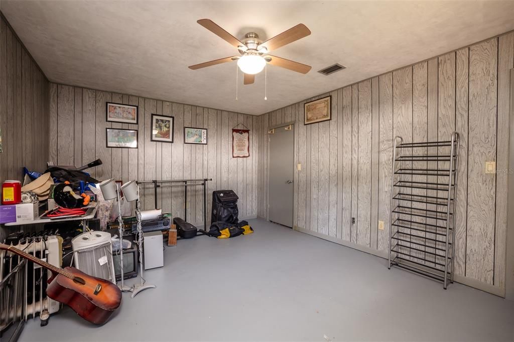 Active With Contract: $450,000 (4 beds, 2 baths, 2942 Square Feet)