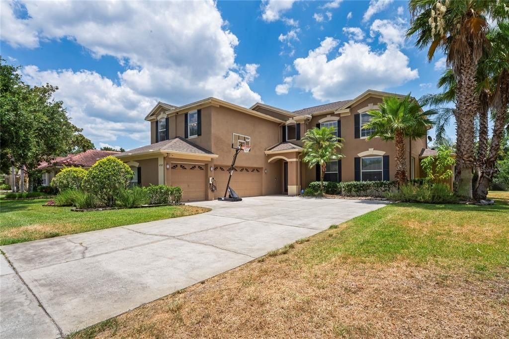 Active With Contract: $5,400 (5 beds, 5 baths, 3773 Square Feet)