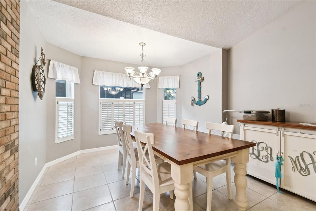 Active With Contract: $435,000 (4 beds, 2 baths, 1946 Square Feet)