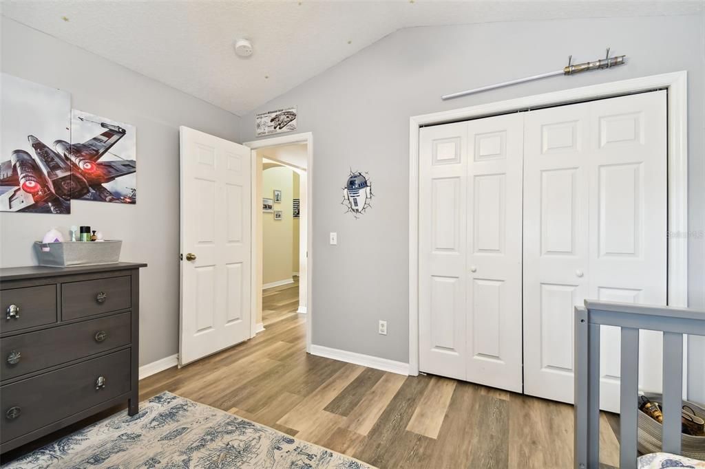 Active With Contract: $435,000 (4 beds, 2 baths, 1946 Square Feet)