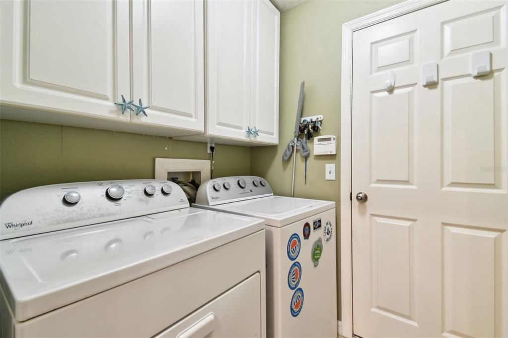 Active With Contract: $435,000 (4 beds, 2 baths, 1946 Square Feet)