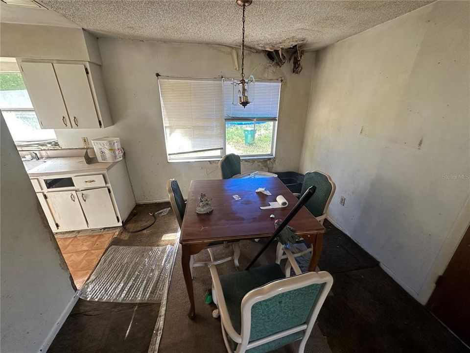 Vendido Recientemente: $119,000 (3 camas, 2 baños, 1050 Pies cuadrados)