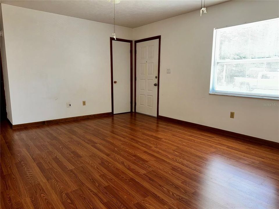 For Sale: $239,000 (3 beds, 2 baths, 1496 Square Feet)