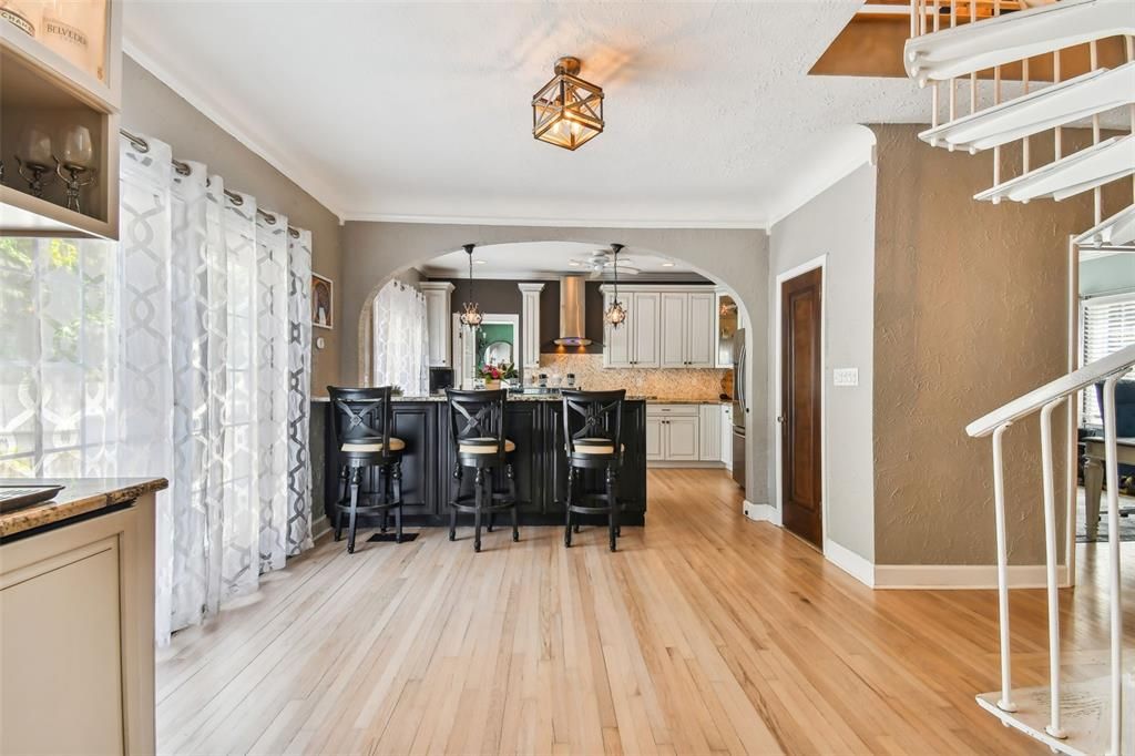 Active With Contract: $1,350,000 (3 beds, 3 baths, 2321 Square Feet)