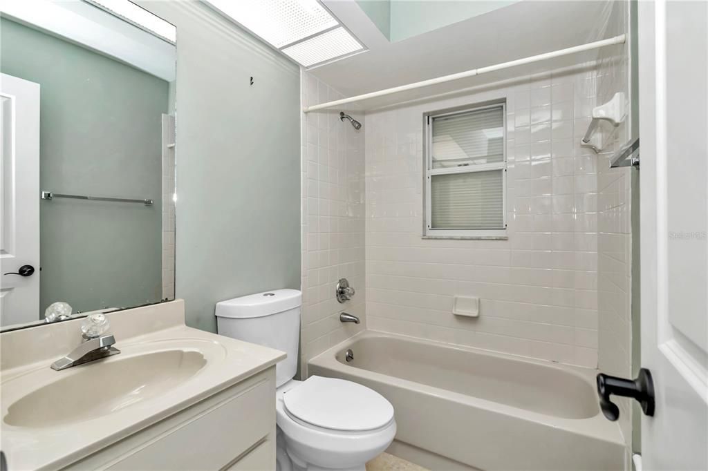 待售: $249,900 (2 贝兹, 2 浴室, 1155 平方英尺)