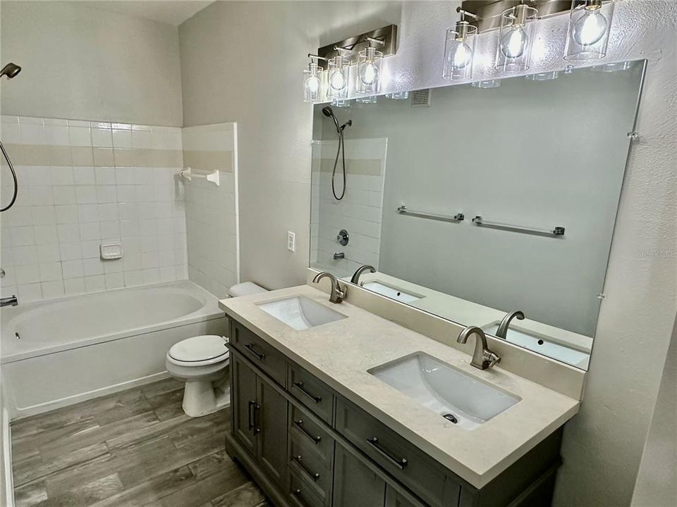 Недавно арендовано: $2,400 (2 спален, 2 ванн, 1170 Квадратных фут)