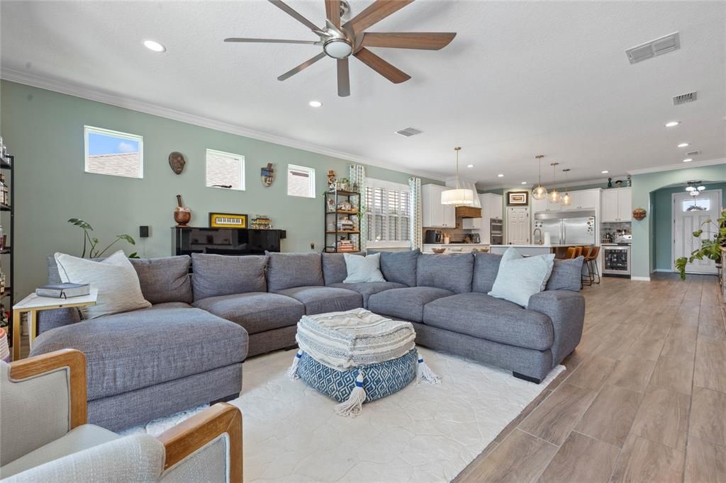 Active With Contract: $725,000 (5 beds, 4 baths, 3016 Square Feet)