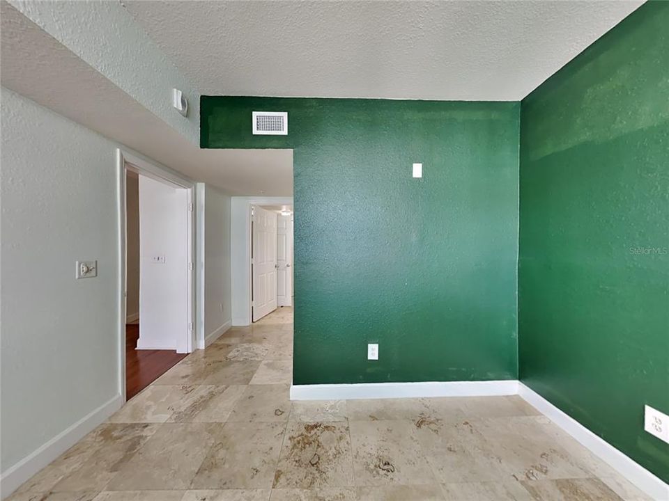 For Rent: $1,499 (1 beds, 1 baths, 744 Square Feet)