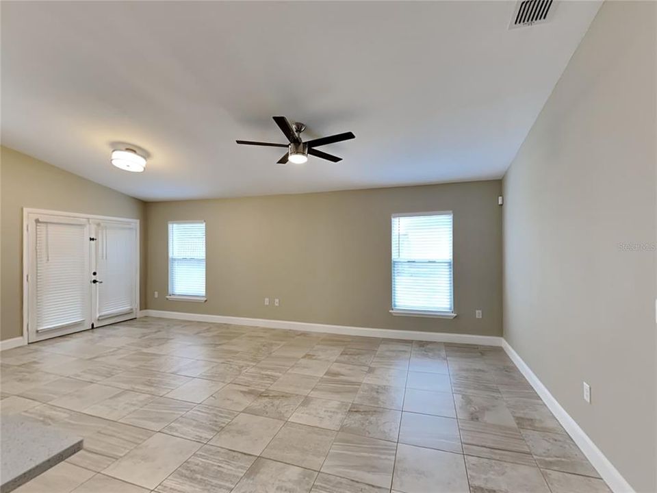 For Rent: $2,099 (3 beds, 2 baths, 1593 Square Feet)