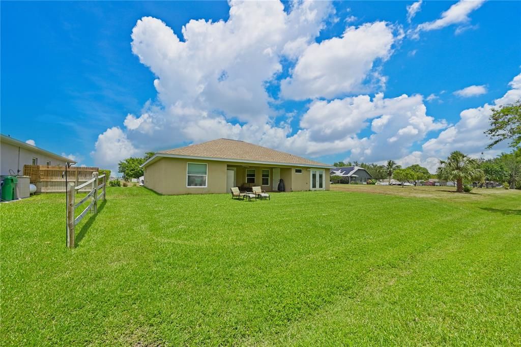 Active With Contract: $399,999 (3 beds, 2 baths, 1686 Square Feet)