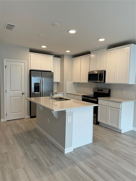 Active With Contract: $2,500 (3 beds, 2 baths, 1484 Square Feet)