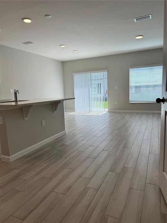 Active With Contract: $2,500 (3 beds, 2 baths, 1484 Square Feet)