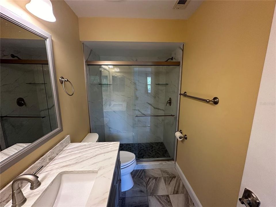 Active With Contract: $1,900 (2 beds, 2 baths, 892 Square Feet)