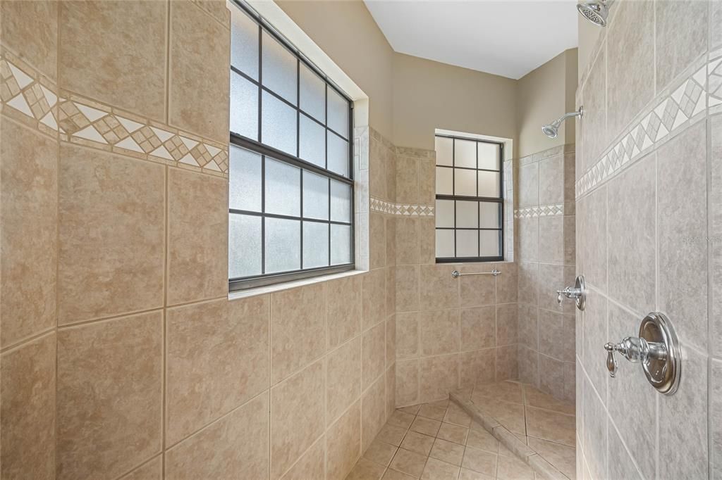 Active With Contract: $3,850 (4 beds, 3 baths, 3334 Square Feet)