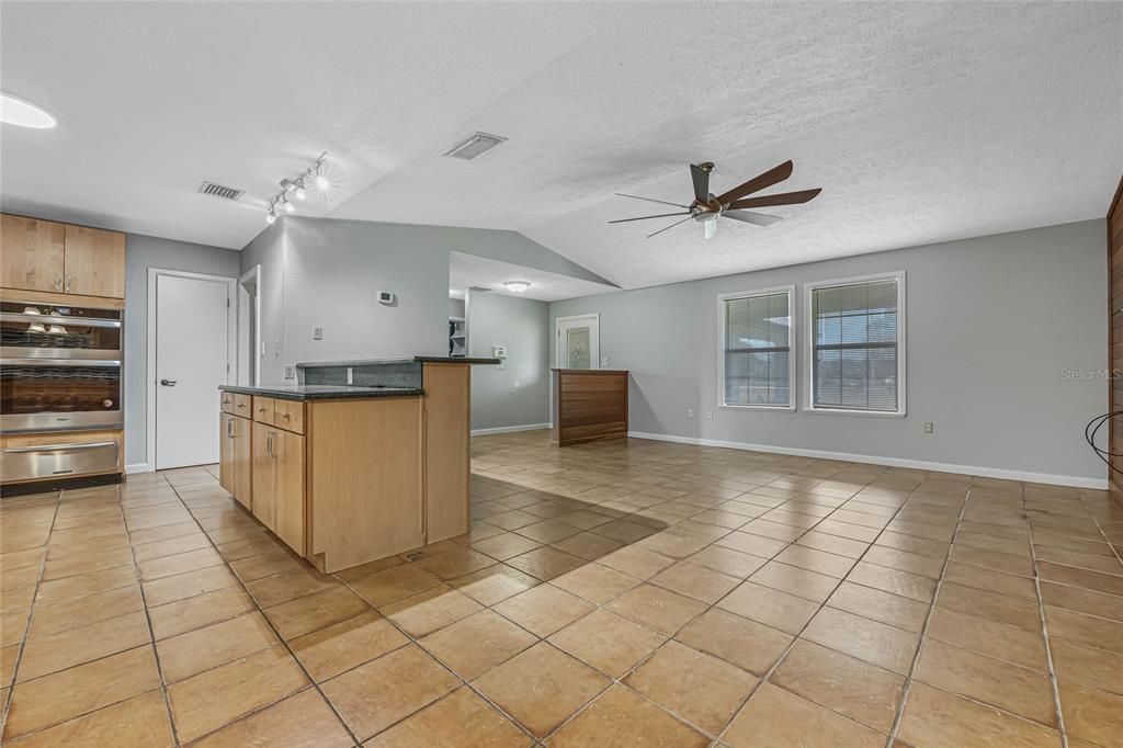 Active With Contract: $3,850 (4 beds, 3 baths, 3334 Square Feet)