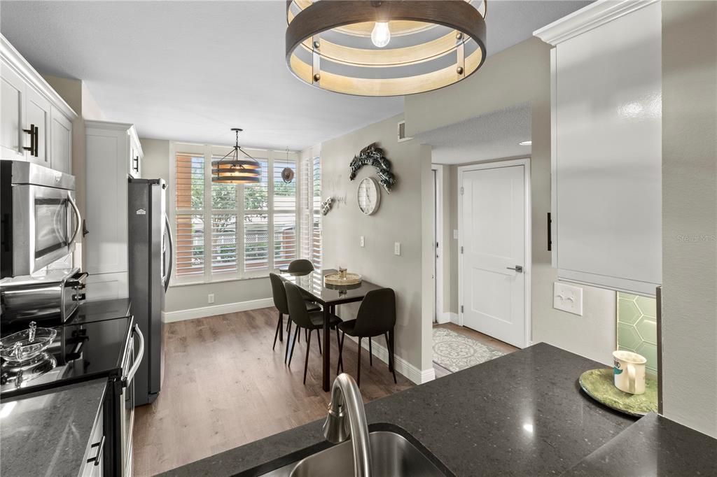 Active With Contract: $286,900 (2 beds, 2 baths, 1256 Square Feet)