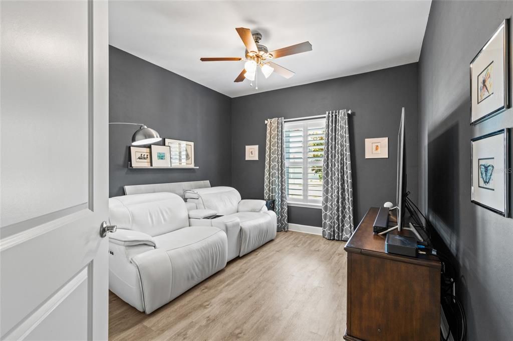 For Sale: $347,000 (3 beds, 2 baths, 1505 Square Feet)