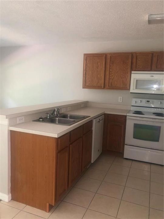 For Rent: $1,800 (2 beds, 2 baths, 1296 Square Feet)