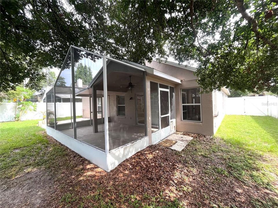 For Rent: $2,750 (4 beds, 2 baths, 1974 Square Feet)