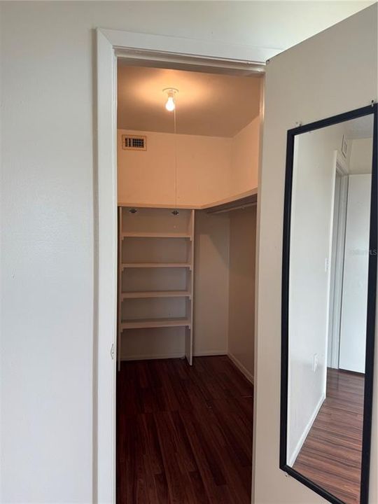 For Sale: $89,000 (1 beds, 1 baths, 710 Square Feet)