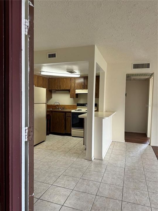 For Sale: $89,000 (1 beds, 1 baths, 710 Square Feet)