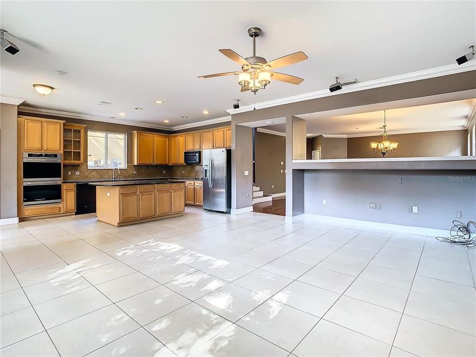 For Sale: $394,900 (3 beds, 2 baths, 2478 Square Feet)