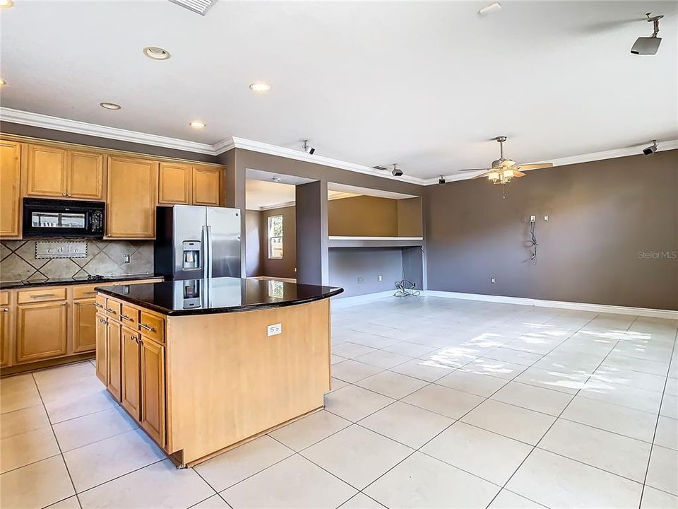 For Sale: $394,900 (3 beds, 2 baths, 2478 Square Feet)