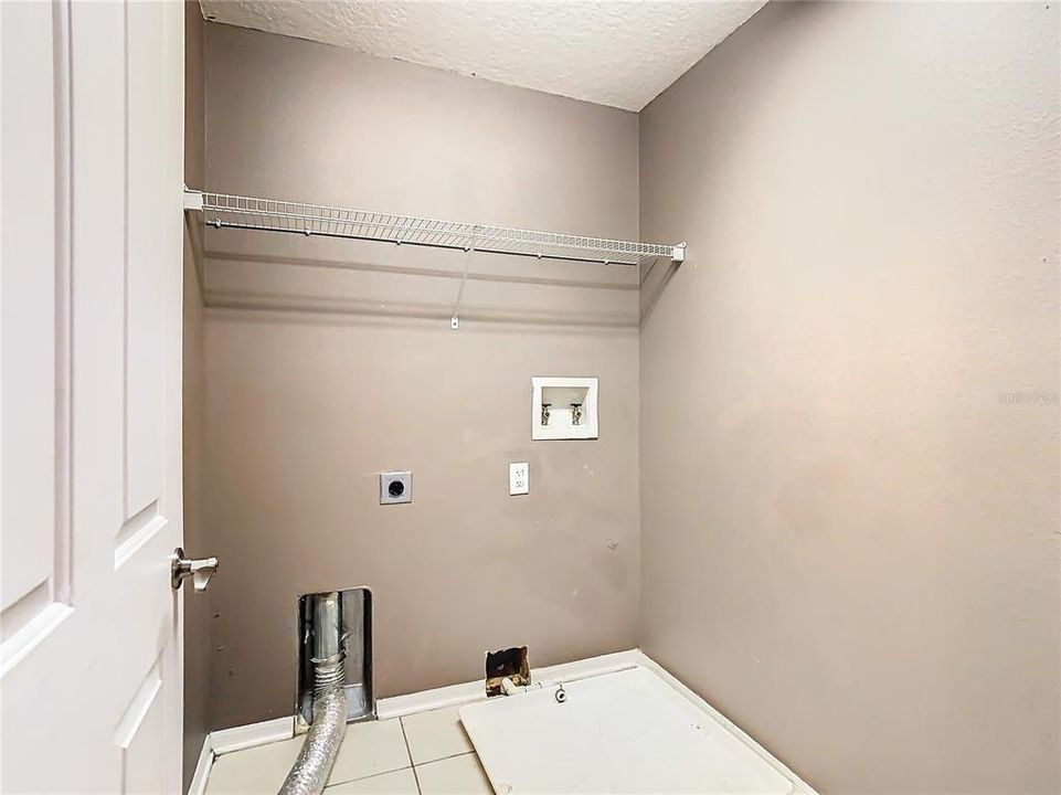 For Sale: $394,900 (3 beds, 2 baths, 2478 Square Feet)