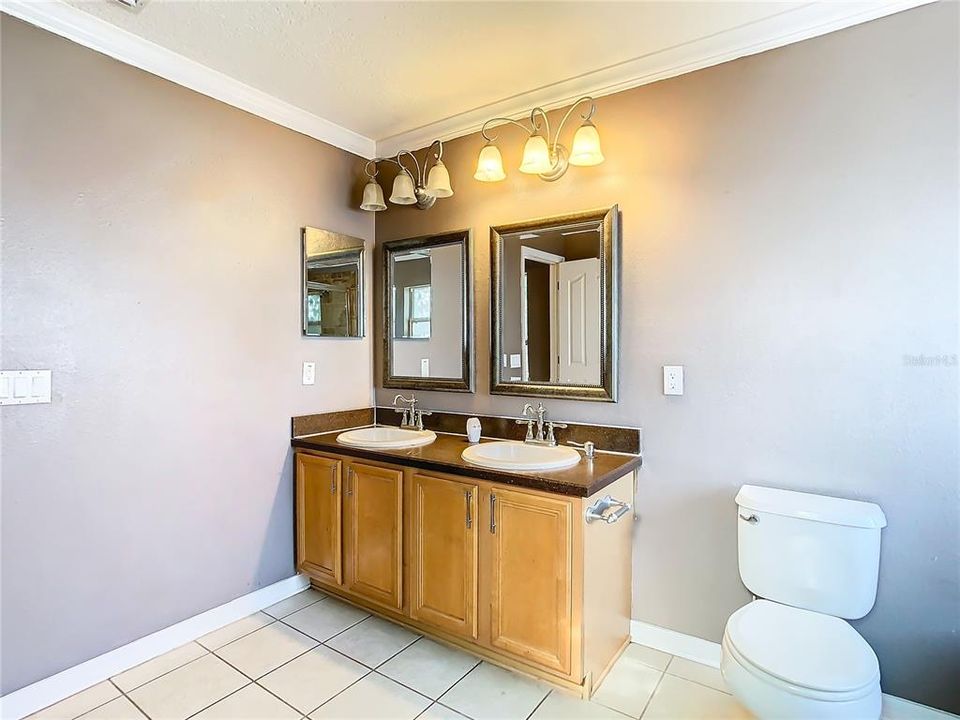 For Sale: $394,900 (3 beds, 2 baths, 2478 Square Feet)