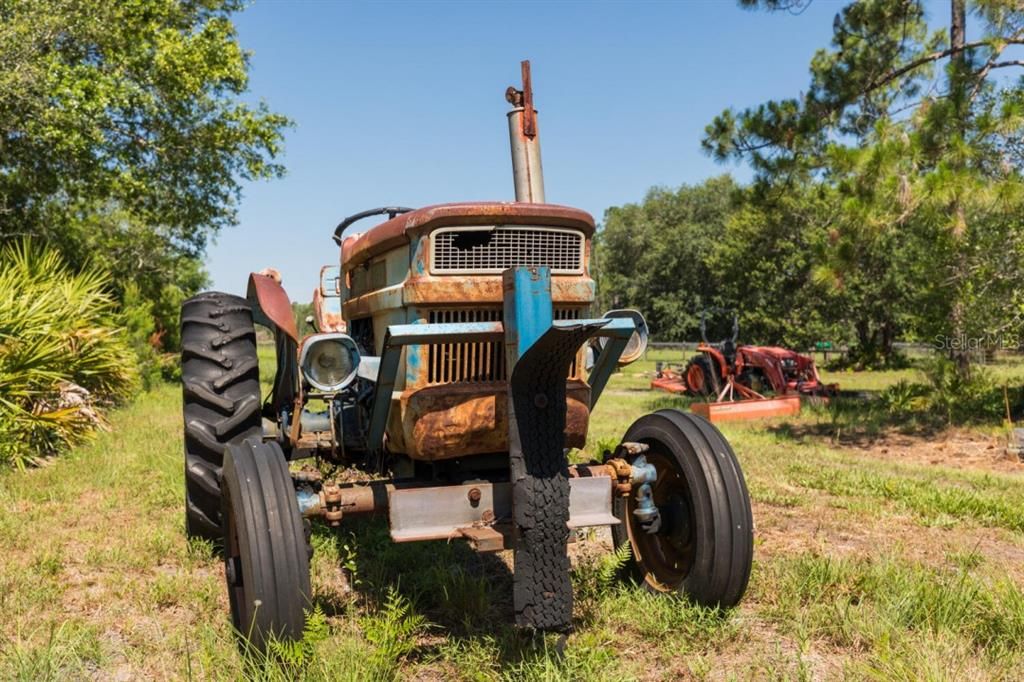 На продажу: $399,500 (5.53 acres)