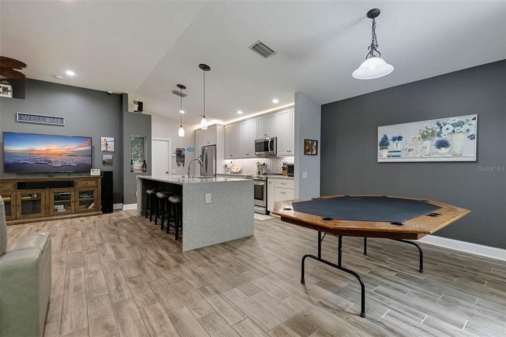 Active With Contract: $399,900 (3 beds, 2 baths, 1505 Square Feet)