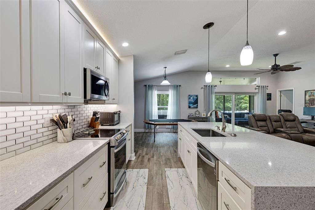 Active With Contract: $399,900 (3 beds, 2 baths, 1505 Square Feet)