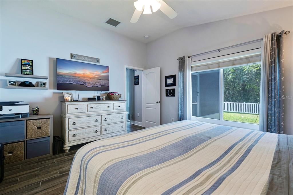 Active With Contract: $399,900 (3 beds, 2 baths, 1505 Square Feet)