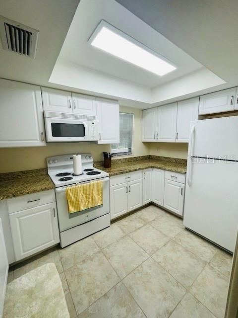 For Rent: $2,250 (1 beds, 1 baths, 825 Square Feet)