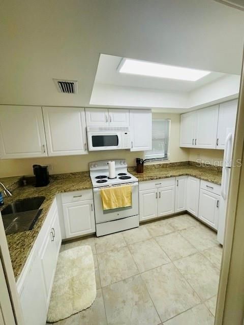 For Rent: $2,250 (1 beds, 1 baths, 825 Square Feet)