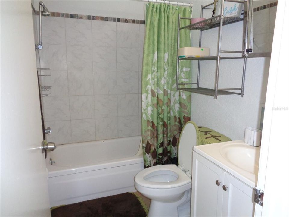 Active With Contract: $95,000 (1 beds, 1 baths, 648 Square Feet)