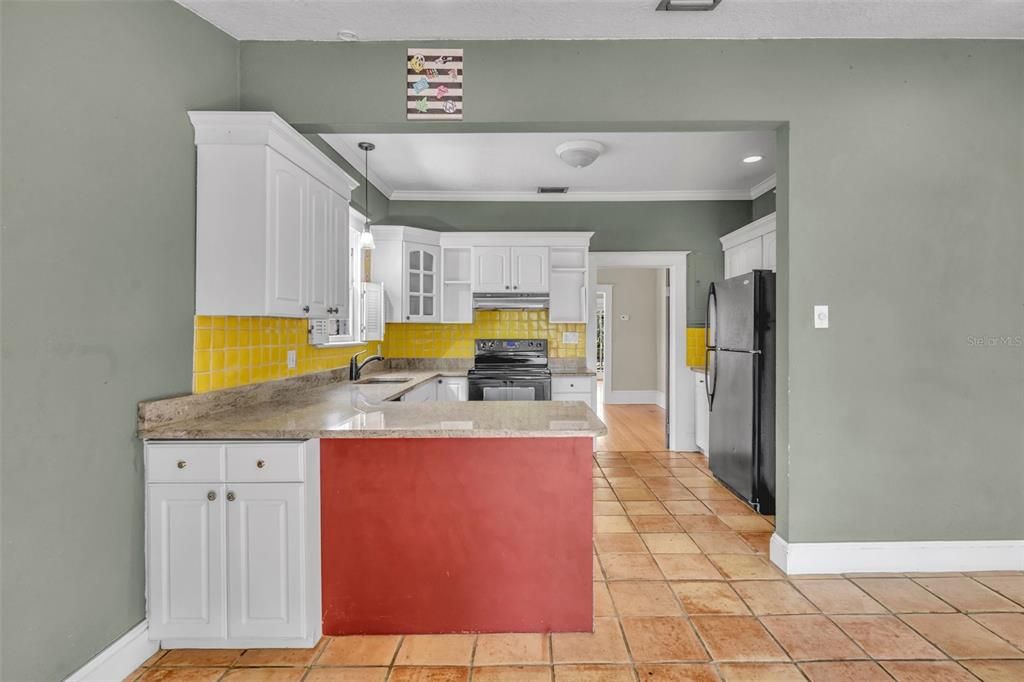 For Sale: $475,000 (2 beds, 2 baths, 1293 Square Feet)