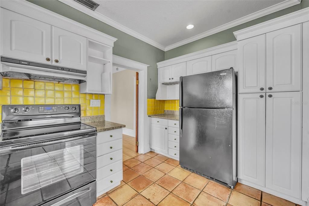 For Sale: $475,000 (2 beds, 2 baths, 1293 Square Feet)