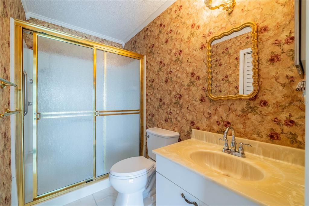待售: $175,000 (2 贝兹, 2 浴室, 1073 平方英尺)