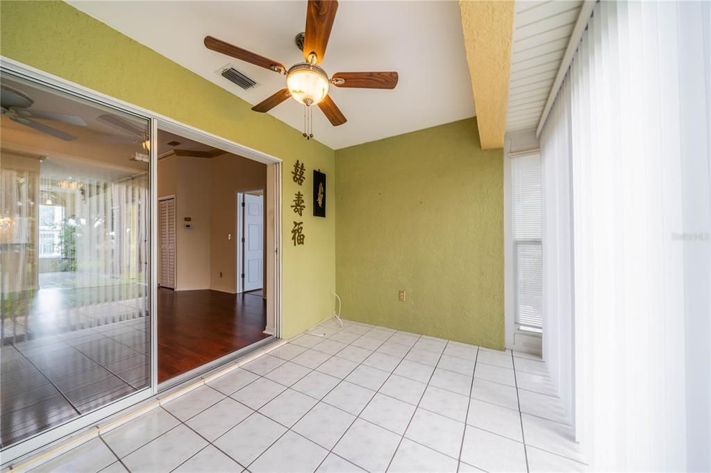 For Sale: $163,000 (2 beds, 2 baths, 1073 Square Feet)