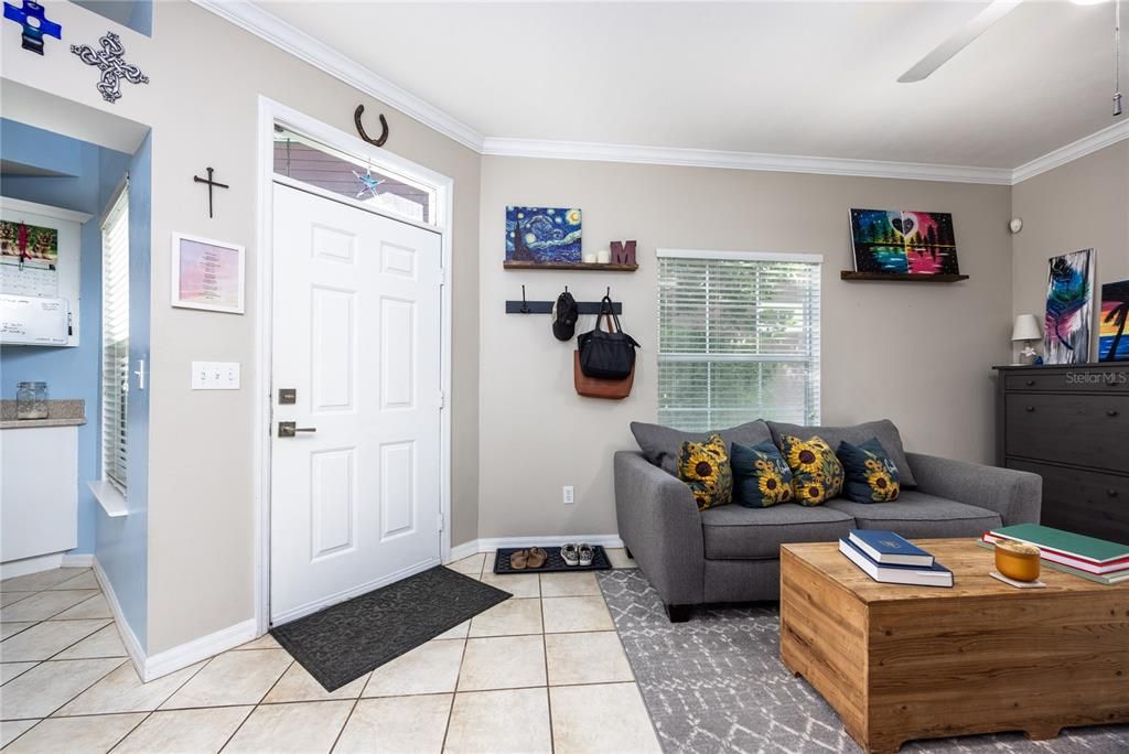 Active With Contract: $225,000 (2 beds, 2 baths, 941 Square Feet)