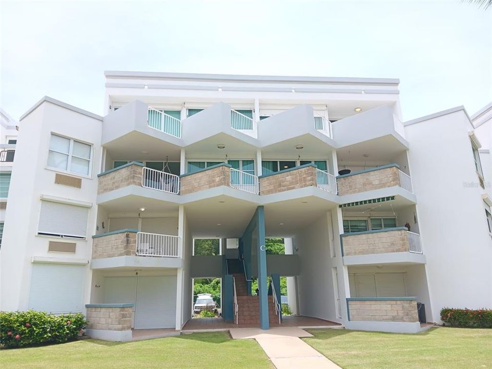 Recently Rented: $4,500 (3 beds, 2 baths, 2811 Square Feet)