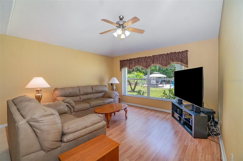 Active With Contract: $475,000 (3 beds, 2 baths, 1777 Square Feet)