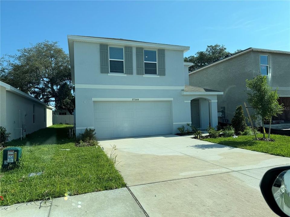 Vendido Recientemente: $355,990 (4 camas, 2 baños, 2305 Pies cuadrados)