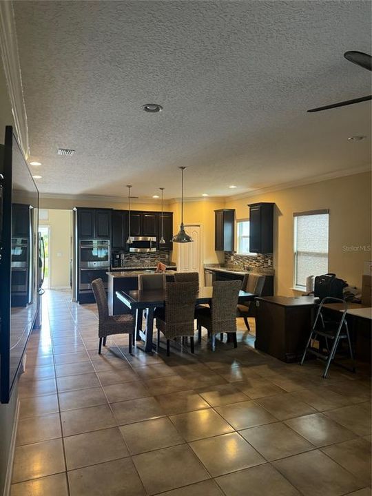 For Sale: $349,900 (3 beds, 2 baths, 2000 Square Feet)