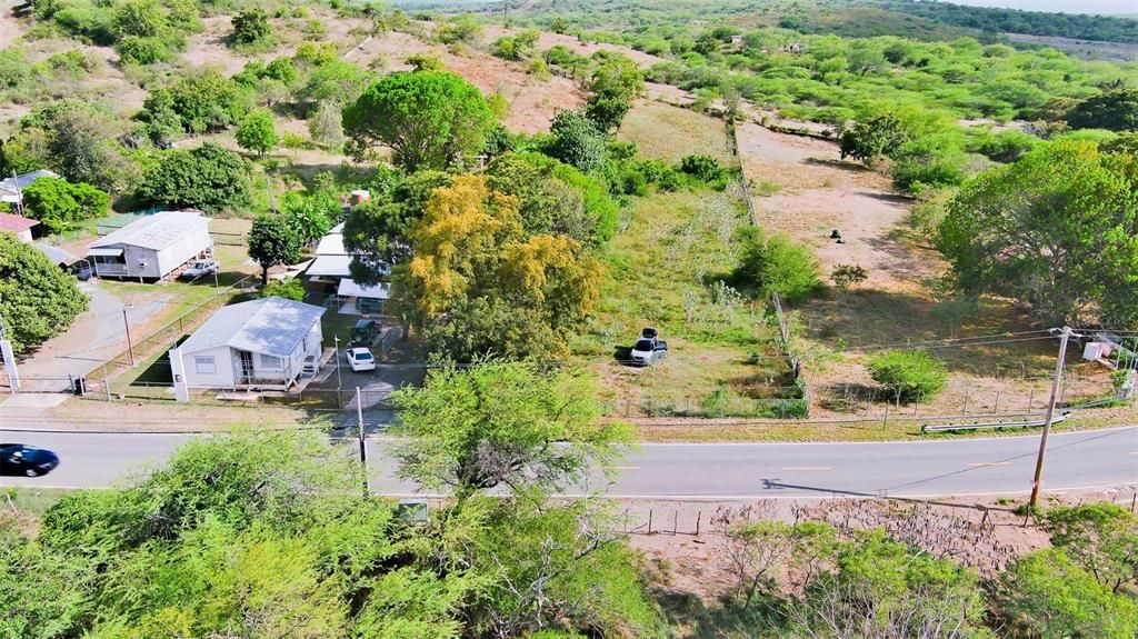 En Venta: $300,000 (0.70 acres)